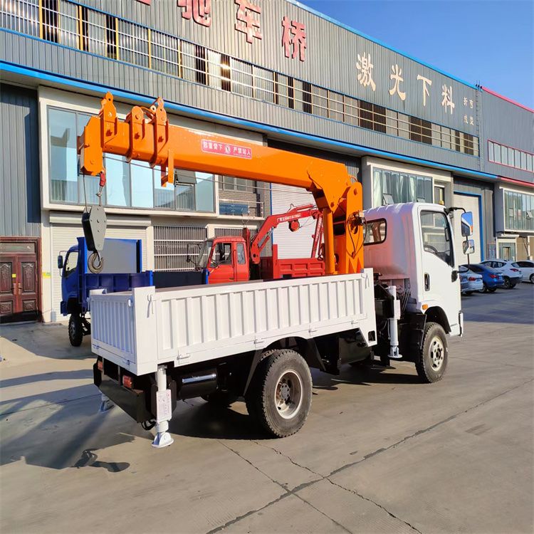 头屋乡三轮随车吊定制 农用改装机自备吊中瑞长期出售